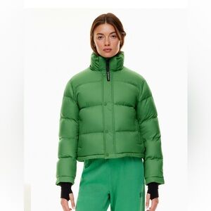 Aritzia: The super puff shorty down jacket